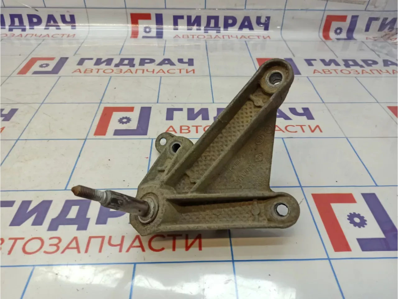 Кронштейн КПП Renault Logan 6001548623